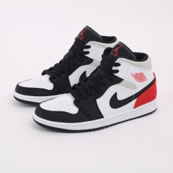 NIKE AIR JORDAN 1 MID SE...